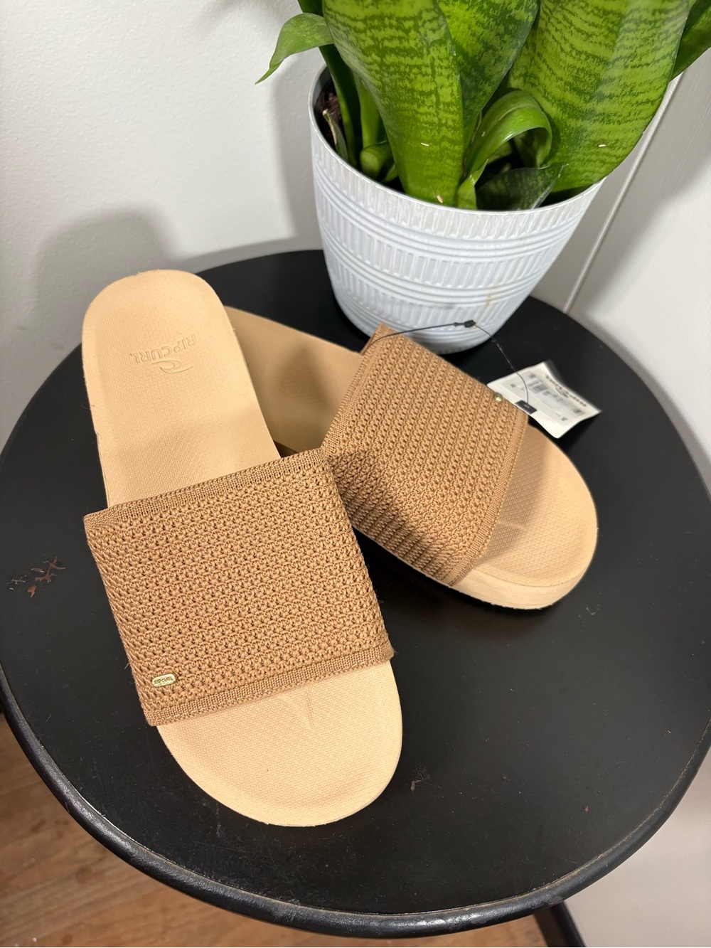 RIPCURL🌊 slip on sandals/slides 7 NWT